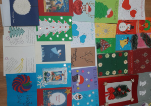 Karty świąteczne wykonane przez uczniów szkoły